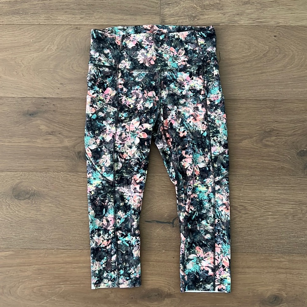 Lululemon leggings size 6